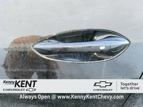 Certified 2025 Chevrolet Trax LT w/ LT Convenience Package image 17