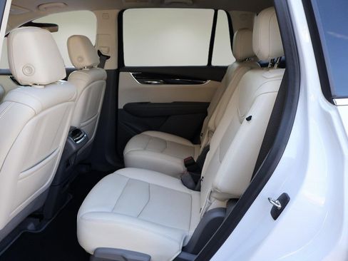 Used 2021 Cadillac XT6 Premium Luxury image 14