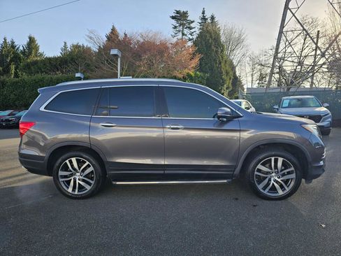Used 2017 Honda Pilot Touring image 8