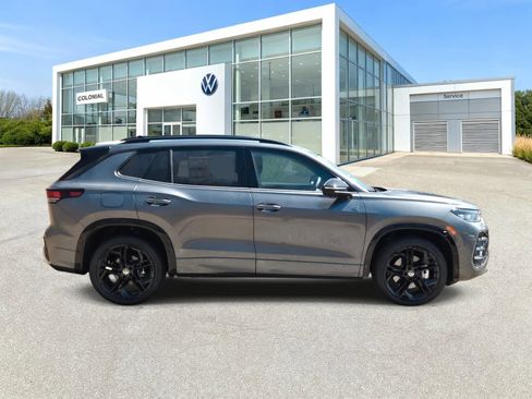 New 2026 Volkswagen Tiguan SE R-Line AWD/4WD image 4