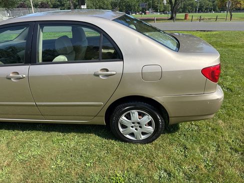 Used 2005 Toyota Corolla LE w/ Audio Value Pkg FWD image 34