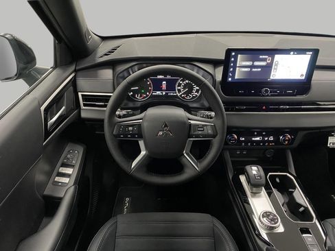 New 2026 Mitsubishi Outlander LE AWD/4WD image 12