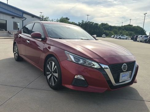 Used 2020 Nissan Altima 2.5 SL FWD image 28