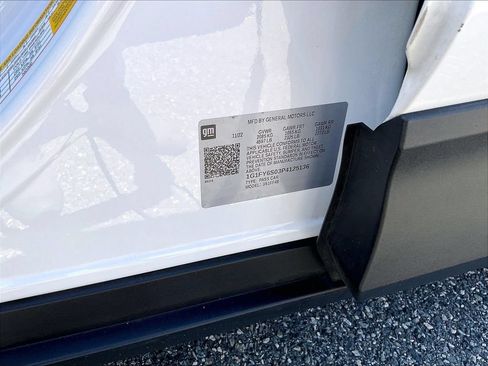 Used 2023 Chevrolet Bolt EUV LT w/ Comfort Package FWD image 35