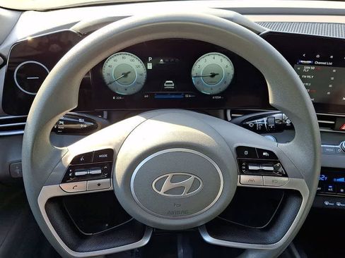 Used 2024 Hyundai Elantra SEL FWD image 19