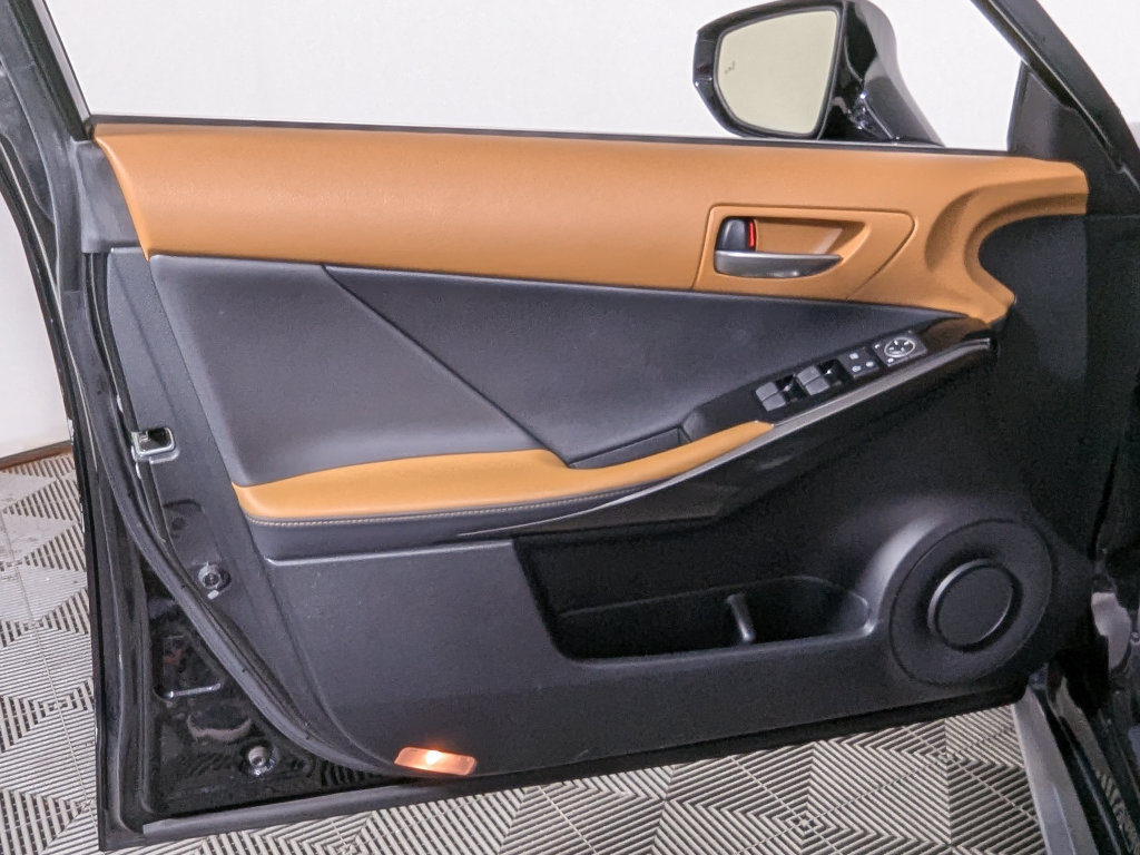 Used 2021 Lexus IS 300 AWD image 12