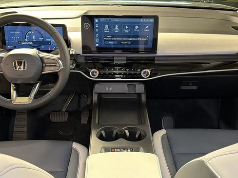 Used 2025 Honda Prologue Touring image 16