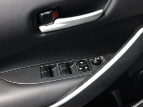 Used 2022 Toyota Corolla SE FWD image 50