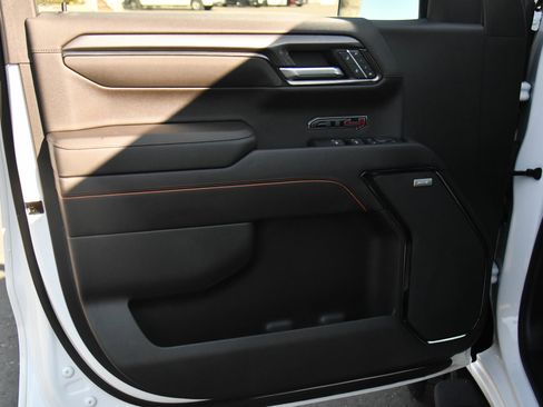 Used 2022 GMC Sierra 1500 AT4 w/ AT4 Premium Package image 17