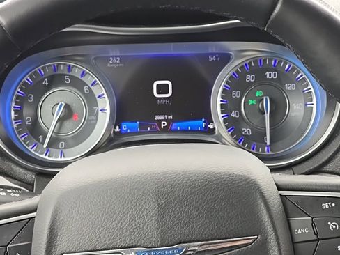 Certified 2018 Chrysler 300 Touring w/ Driver Convenience Group image 27