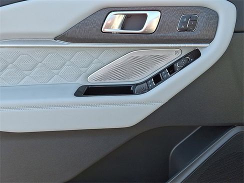 New 2026 Ford Explorer Platinum w/ LUX Leather Package image 8