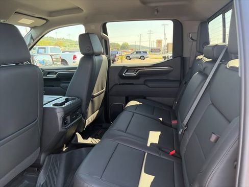 Used 2025 Chevrolet Silverado 1500 LT Trail Boss w/ LT Trail Boss Premium Package AWD/4WD image 14