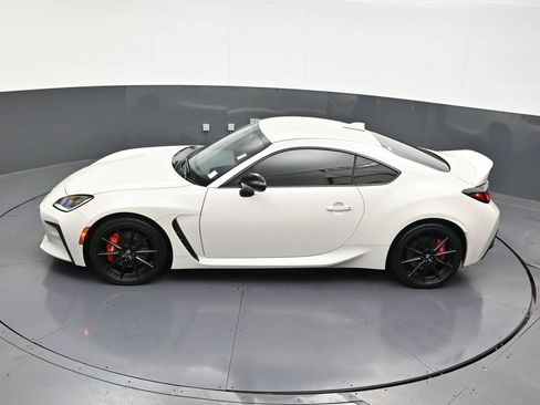 Used 2025 Toyota GR86 Premium w/ Performance Package RWD image 17