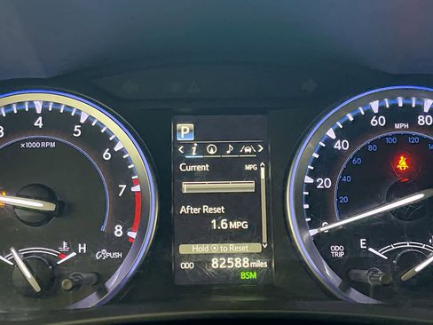 Used 2018 Toyota Highlander SE image 15