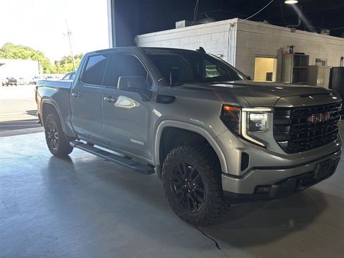 Used 2024 GMC Sierra 1500 Elevation w/ X31 Off-Road Package AWD/4WD image 8
