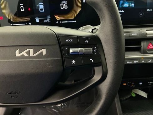 Used 2025 Kia K4 FWD image 13