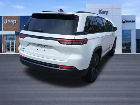 Certified 2023 Jeep Grand Cherokee Altitude AWD/4WD image 6
