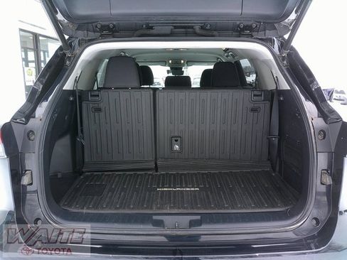 Certified 2022 Toyota Highlander LE image 25