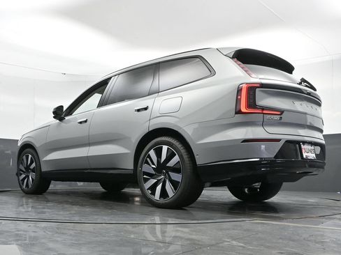 Used 2025 Volvo EX90 Ultra AWD/4WD image 47