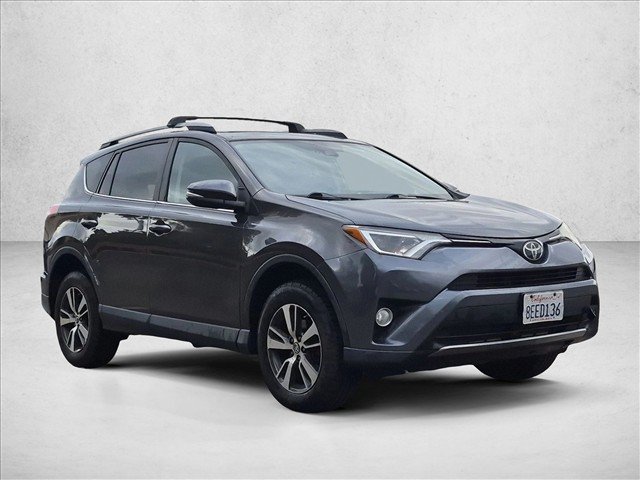 Used 2018 Toyota RAV4 XLE FWD image 3