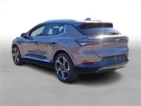 Used 2024 Chevrolet Equinox EV LT image 4