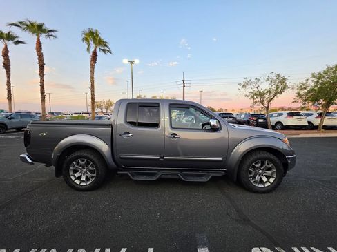 Used 2019 Nissan Frontier SL RWD image 4