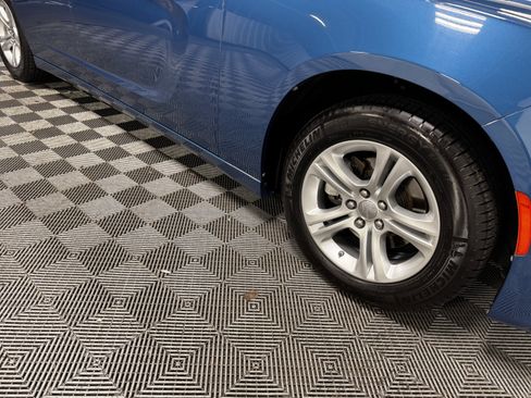 Used 2022 Dodge Charger SXT w/ Driver Convenience Group image 15