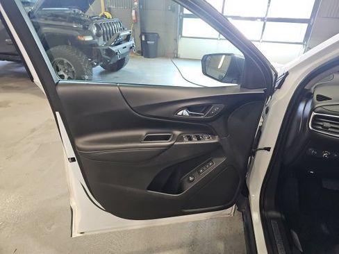 Used 2019 Chevrolet Equinox Premier w/ LPO, Floor Liner Package AWD/4WD image 10