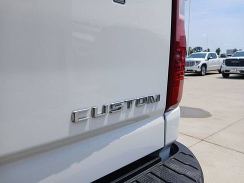 Certified 2022 Chevrolet Silverado 2500 Custom w/ Custom Convenience Package AWD/4WD image 12