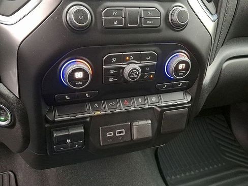 Used 2021 Chevrolet Silverado 1500 RST image 15