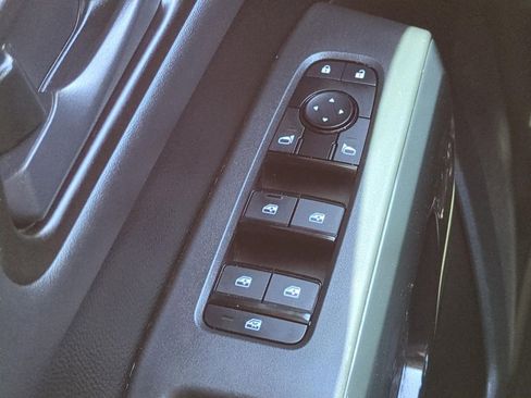 Certified 2024 Nissan Pathfinder SV image 18