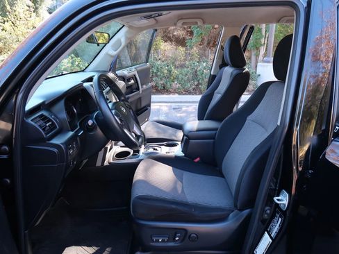 Used 2014 Toyota 4Runner SR5 image 14