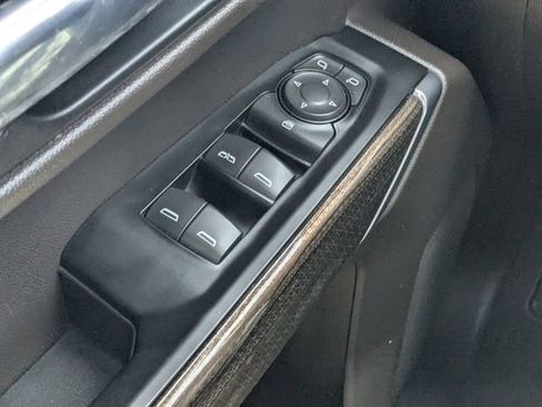 Used 2020 Chevrolet Silverado 1500 LT image 18