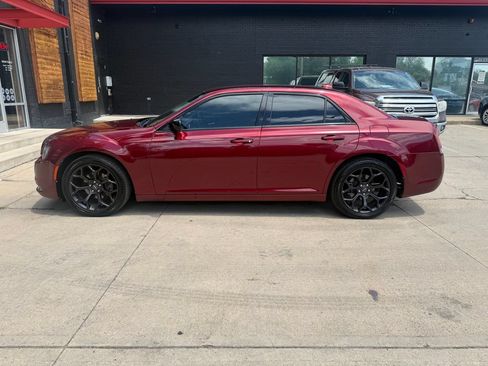 Used 2019 Chrysler 300 Touring w/ Sport Appearance Package RWD image 17