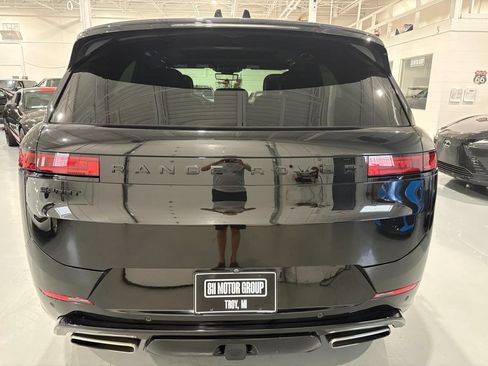 Used 2024 Land Rover Range Rover Sport Dynamic SE AWD/4WD image 6