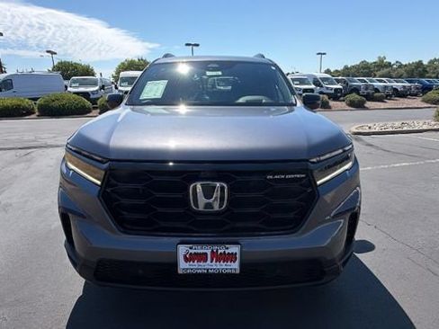 Used 2025 Honda Pilot Black Edition image 8