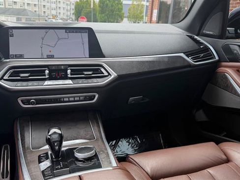 Used 2019 BMW X5 xDrive50i w/ M Sport Package AWD/4WD image 32