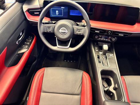 New 2026 Nissan Kicks SV w/ SV Premium Package FWD image 12
