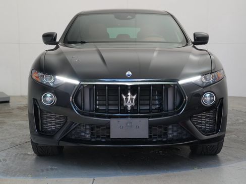 Used 2022 Maserati Levante Modena AWD/4WD image 33