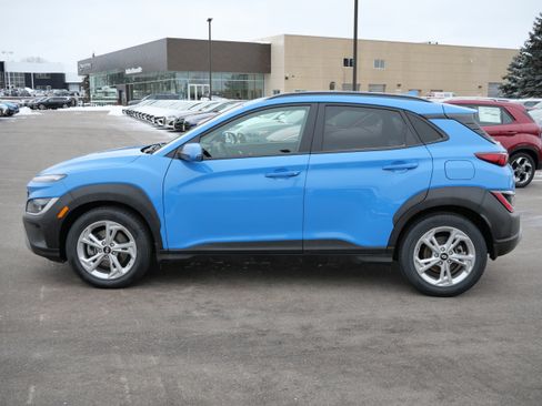 Certified 2022 Hyundai Kona SEL w/ Convenience Package image 4