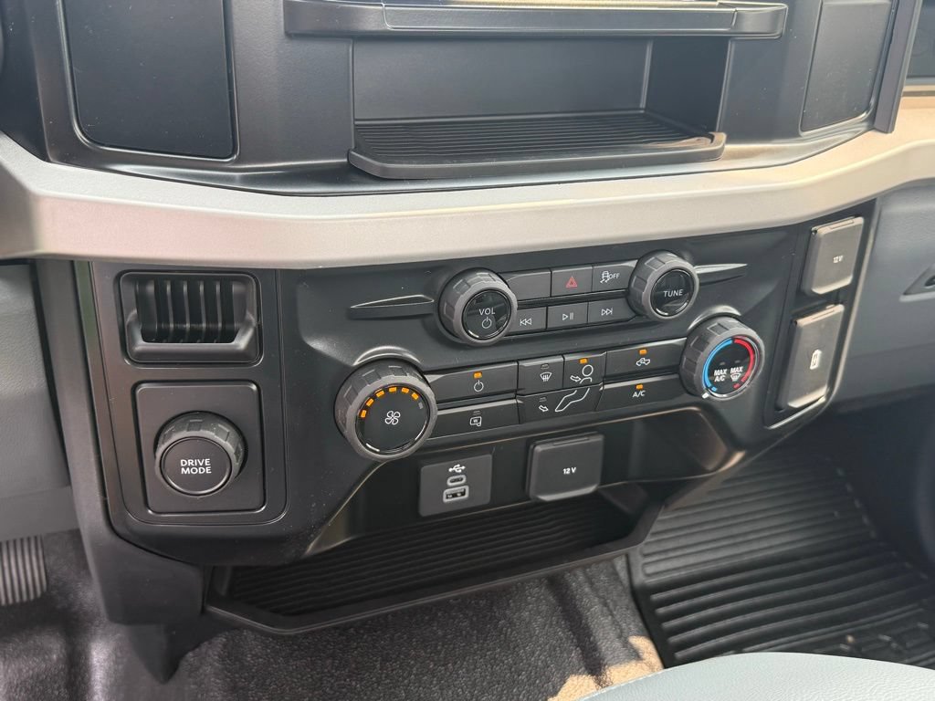 New 2025 Ford F350 XL w/ XL Driver Assist Package RWD image 26