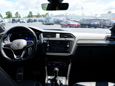 Used 2022 Volkswagen Tiguan SE R-Line AWD/4WD image 23