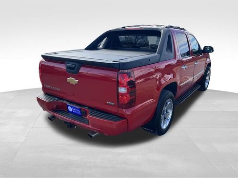 Used 2011 Chevrolet Avalanche LTZ image 6