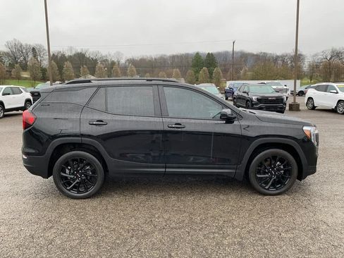 Used 2023 GMC Terrain SLE w/ Elevation Edition AWD/4WD image 6