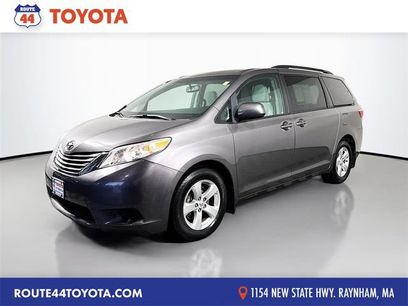 Used 2017 Toyota Sienna LE