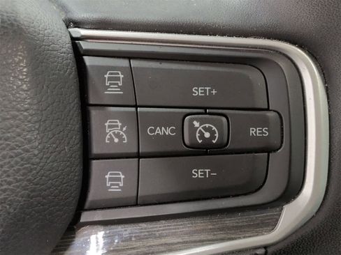 Used 2022 Jeep Wagoneer Series III w/ Premium Group I image 27