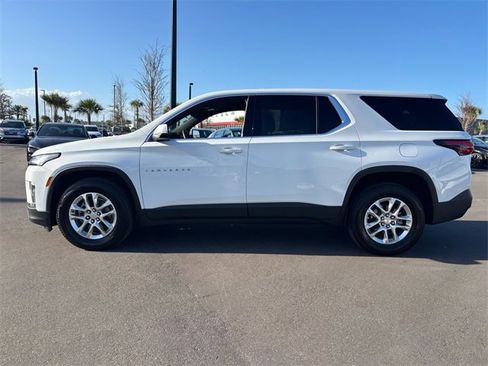 Used 2023 Chevrolet Traverse LS w/ Safety Package image 4