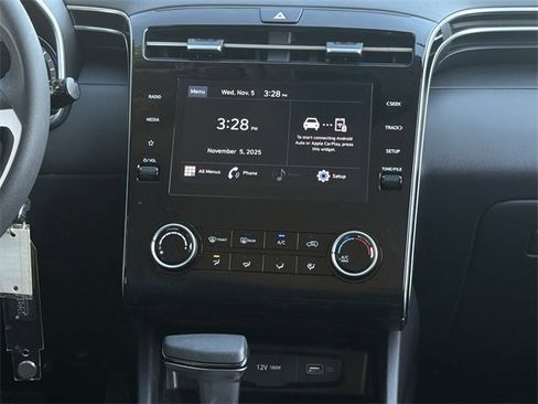 Used 2024 Hyundai Tucson SE image 16