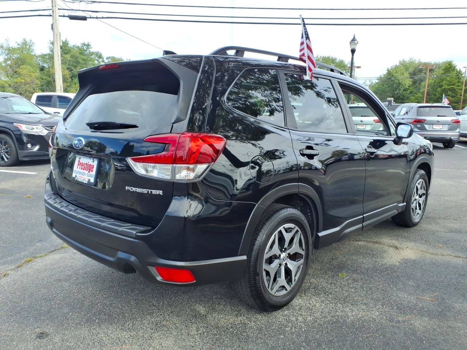 Used 2023 Subaru Forester Premium AWD/4WD image 2