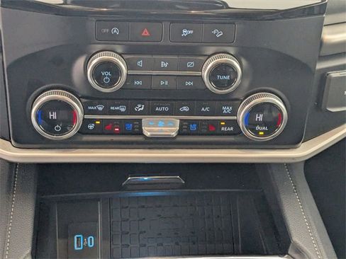 Used 2024 Ford Expedition Max XLT image 23